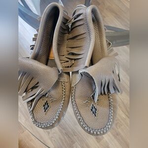 Elegant Fringed Leather Moccasins